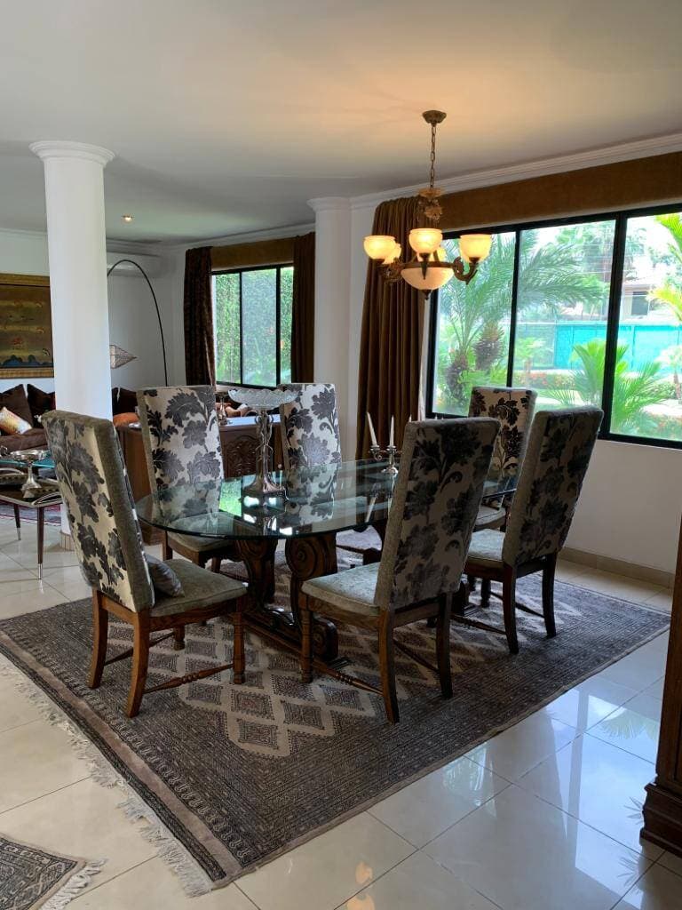 LINDA VILLA DE VENTA EN SAMBORONDON KM 3.5 — foto 8