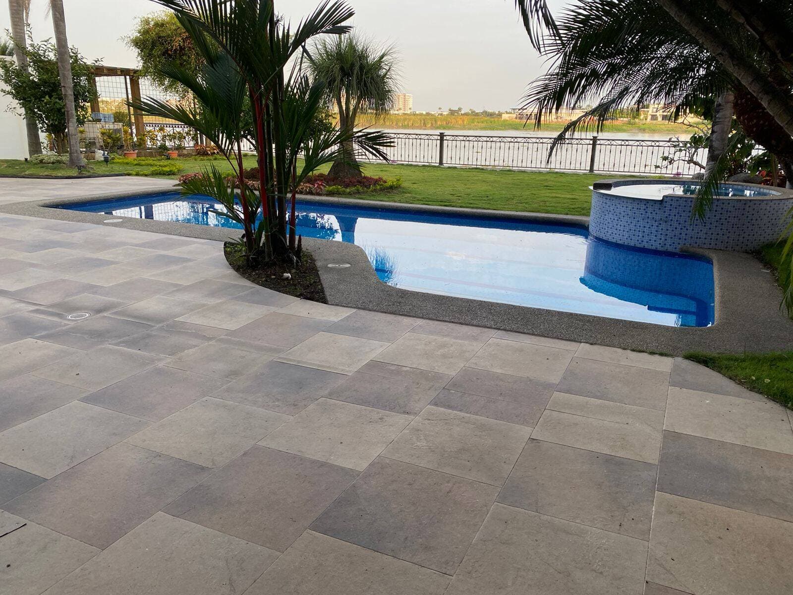 Linda Villa en venta con vista al rio — foto 2
