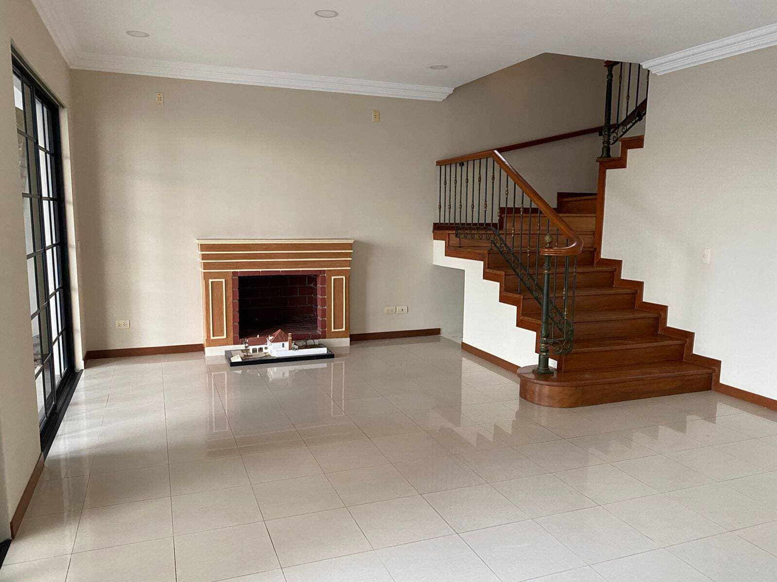 Linda Villa en venta con vista al rio — foto 8