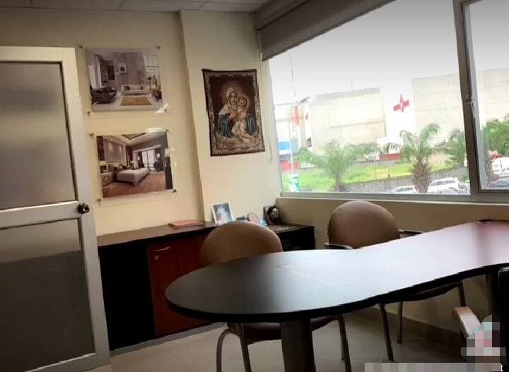 OFICINA  DISPONIBLE A LA VENTA EN SAMBO PLAZA — foto 3