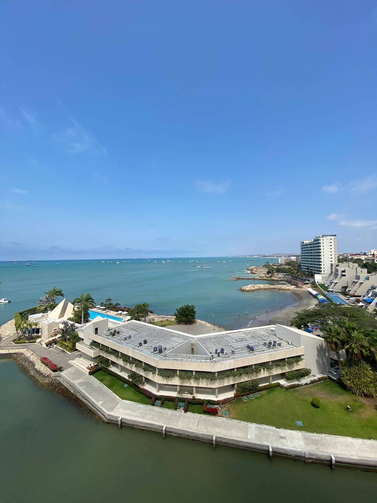 LINDO PENTHOUSE CON PISCINA DE VENTA EN PUERTO LUCIA — foto 3