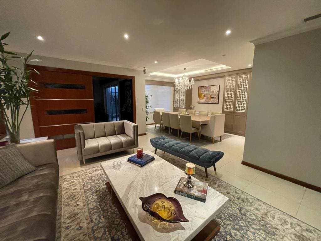 LINDA VILLA CON 4 DORM. PLAZA REAL, SAMBORONDON — foto 4