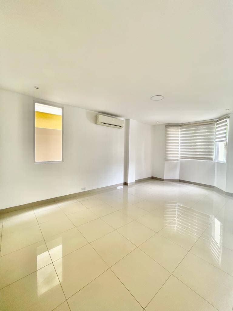 VILLA DISPONIBLE A LA VENTA EN BRITANIA — foto 3