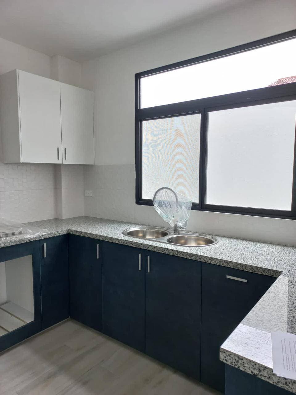 VILLA MEDIANERA A LA VENTA EN SAMBORONDON — foto 13
