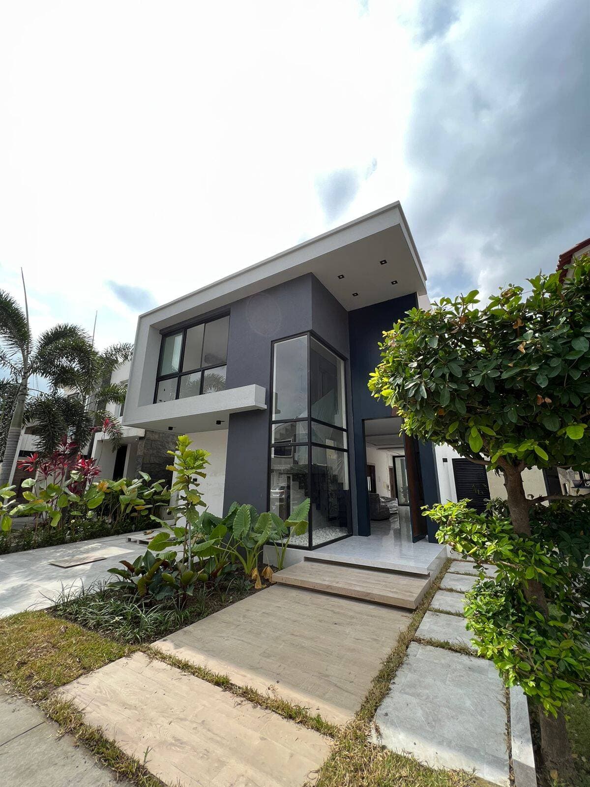 LINDA VILLA CON ACABADOS DE LUJO DE VENTA EN CIUDAD CELESTE — foto 3