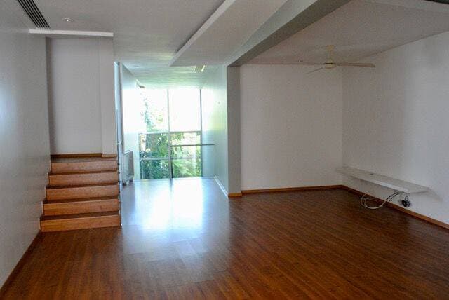 LINDA VILLA CON VISTA AL RIO DE VENTA EN ISLA SOL — foto 9