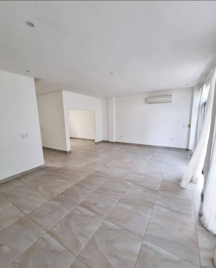 VENTA DE LINDA VILLA EN LA VÍA SAMBORONDON — foto 3