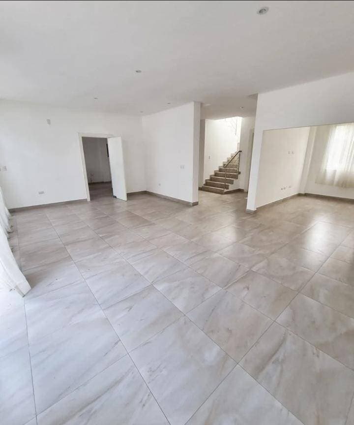VENTA DE LINDA VILLA EN LA VÍA SAMBORONDON — foto 2