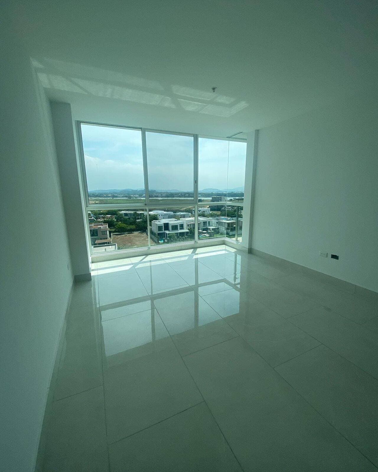 DEPARTAMENTO DE VENTA EN BLUE BAY CON VISTA AL RIO — foto 4