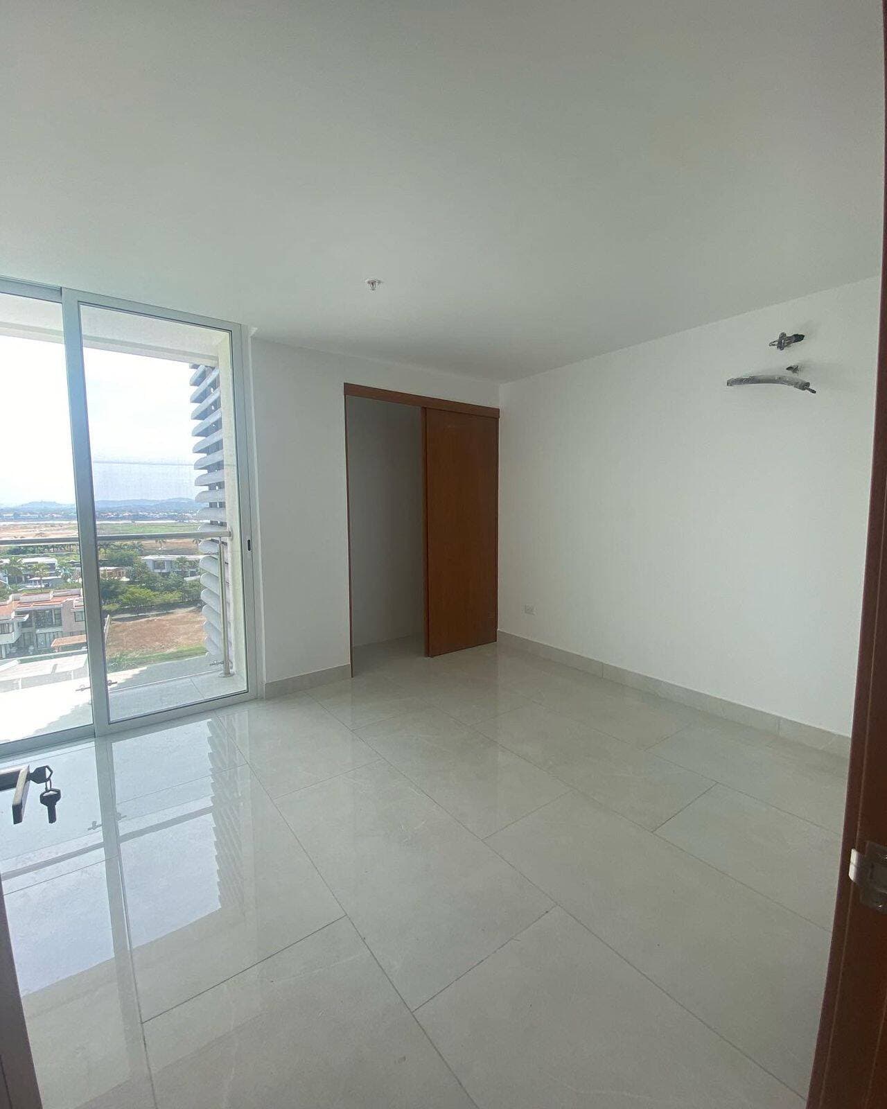 DEPARTAMENTO DE VENTA EN BLUE BAY CON VISTA AL RIO — foto 3