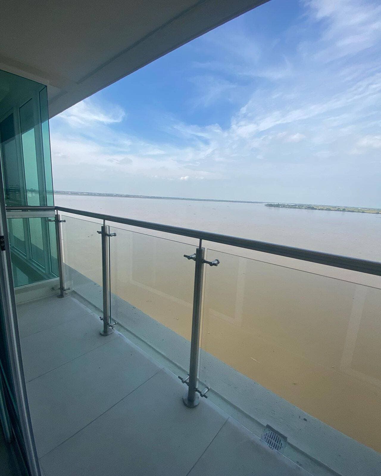 DEPARTAMENTO DE VENTA EN BLUE BAY CON VISTA AL RIO — foto 5