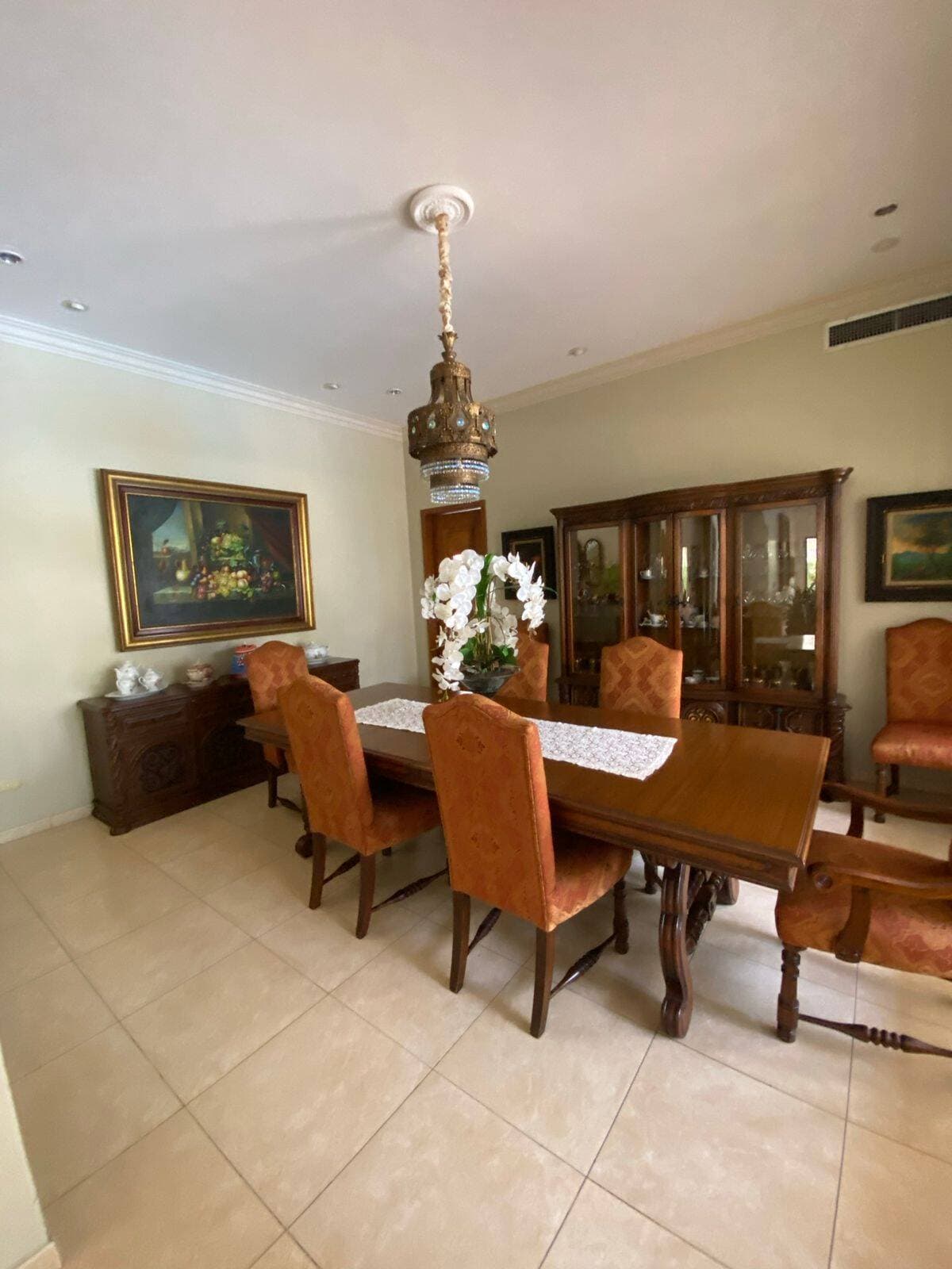 LINDA VILLA AL LAGO A LA VENTA EN LAGUNA DORADA — foto 13