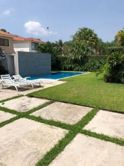 VILLA DE UNA SOLA PLANTA DISPONIBLE EN ALQUILER