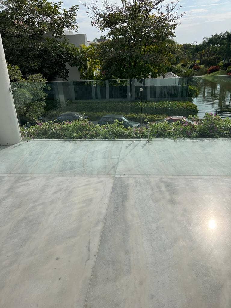 VILLA DE ESTRENE AL RIO EN MOCOLI DE VENTA — foto 3