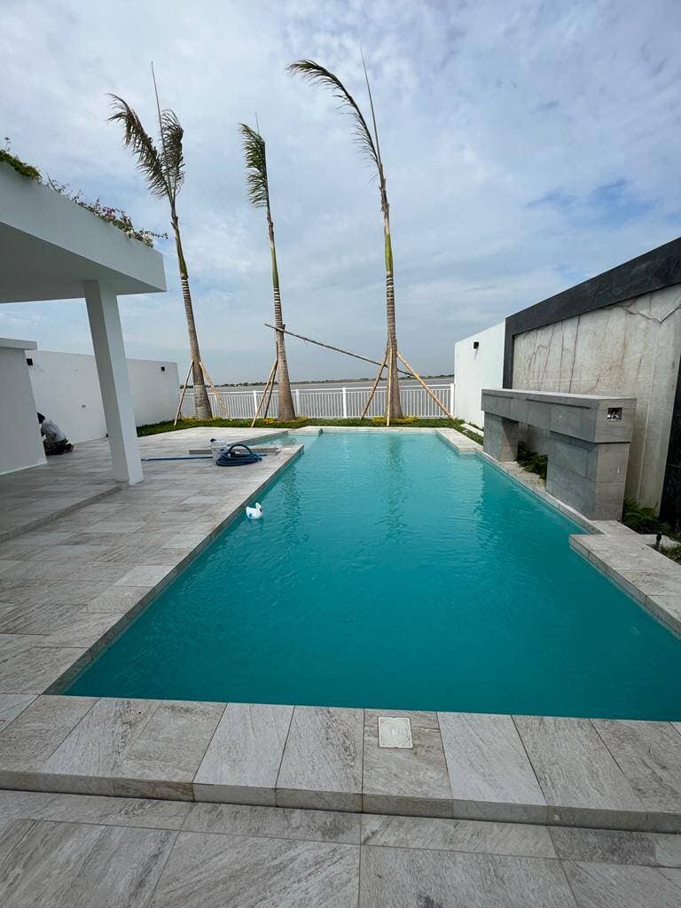 VILLA DE ESTRENE AL RIO EN MOCOLI DE VENTA — foto 14