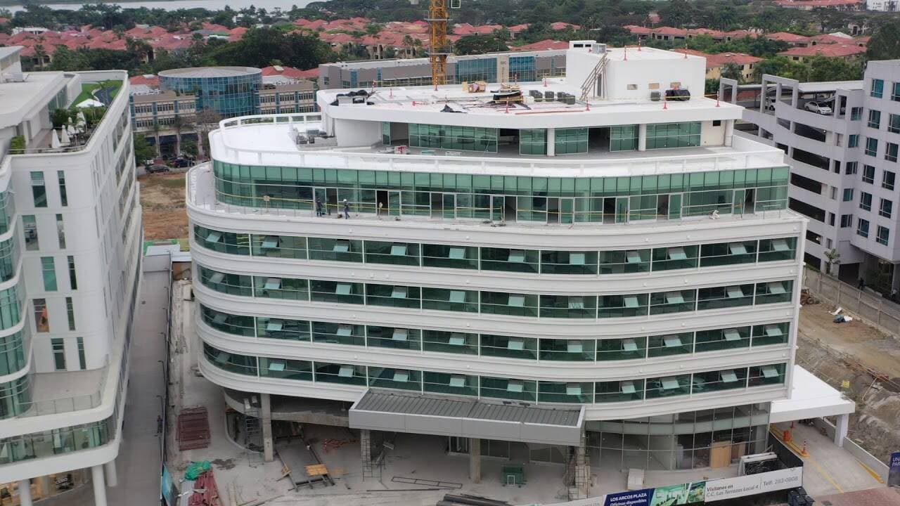 LOCAL COMERCIAL EN LOS ARCOS PLAZA DE ALQUILER — foto 4