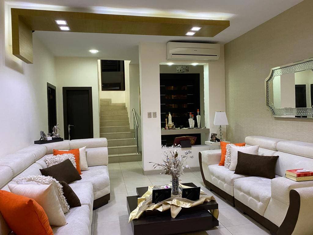 LINDA VILLA A LA VENTA EN ESTANCIAS DEL RÍO — foto 1