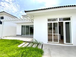 VILLA CON ACABADOS MODERNOS DE VENTA EN MOCOLI