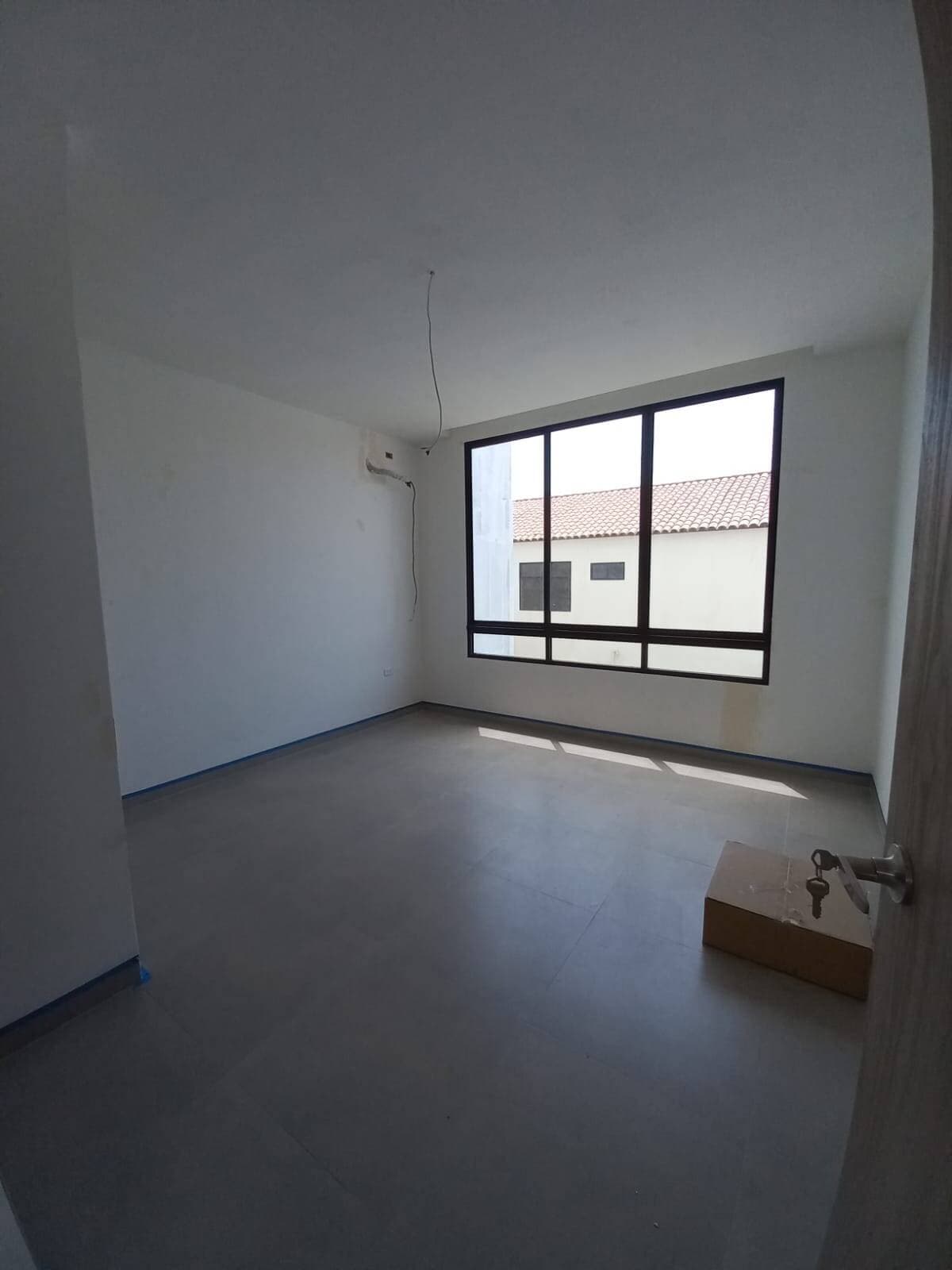 CASA MEDIANERA DE VENTA EN CIUDAD CELESTE — foto 3