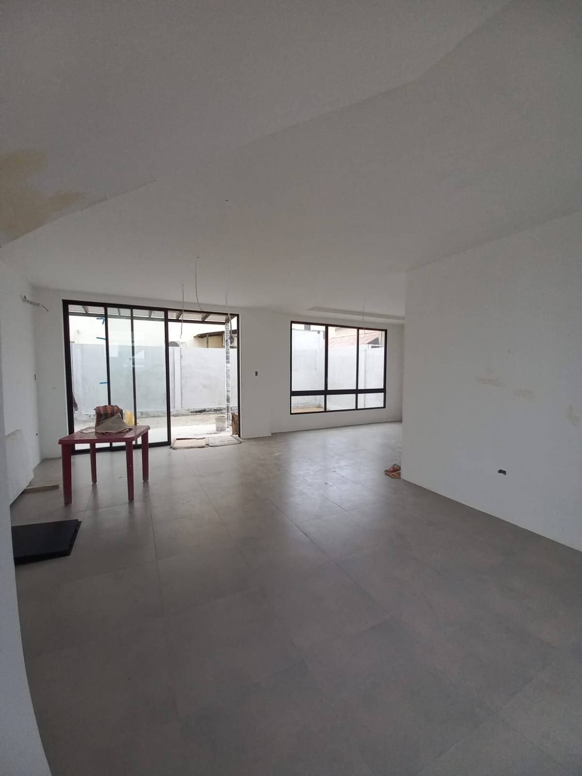 CASA MEDIANERA DE VENTA EN CIUDAD CELESTE — foto 10
