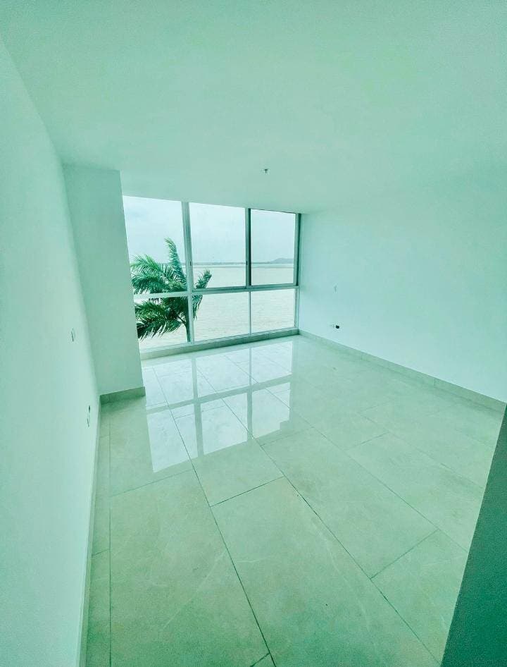 LINDO DEPARTAMENTO CON VISTA AL RIO A LA VENTA — foto 2
