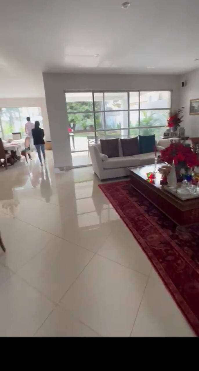 VILLA A LA VENTA UBICADA EN LA UR. SAN ISIDRO, SAMBORONDON — foto 1