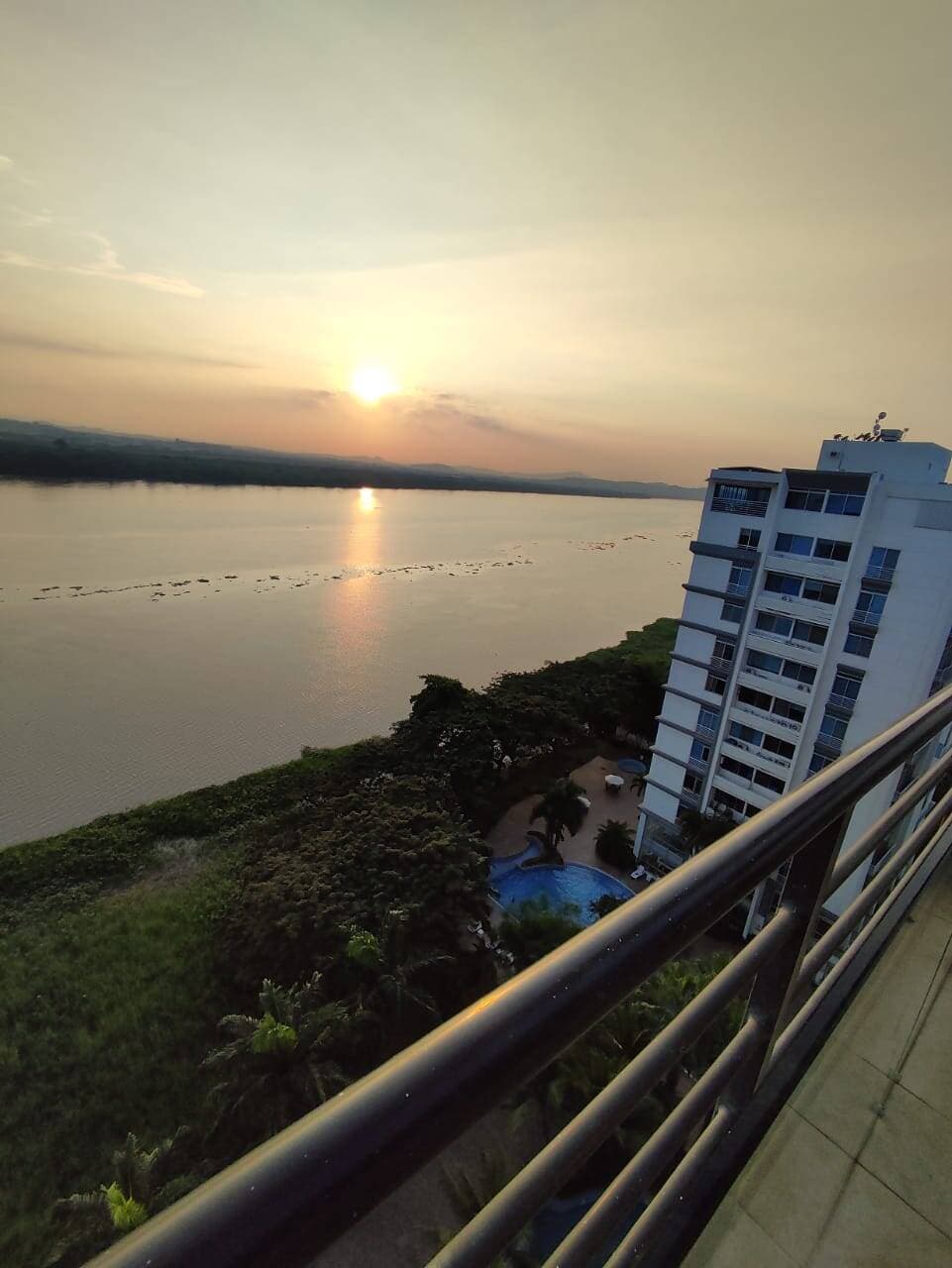 PENTHOUSE CON LINDA VISTA EN RIVER TOWERS DE VENTA — foto 4