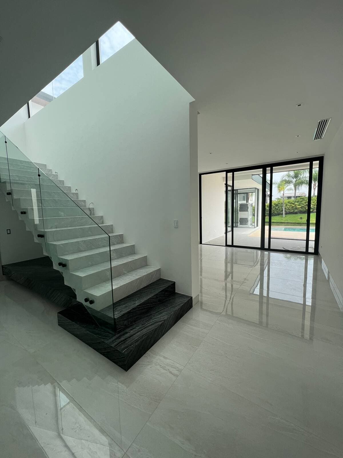 ESPECTACULAR CASA DE ESTRENO AL LAGO EN PACIFICA — foto 15