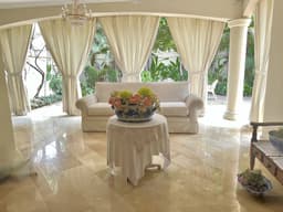 VILLA A LA VENTA EN LA URB. RIO GRANDE