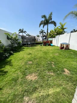 LINDA VILLA EN VENTA UBICADA EN LA URB. ISLA DEL RIO