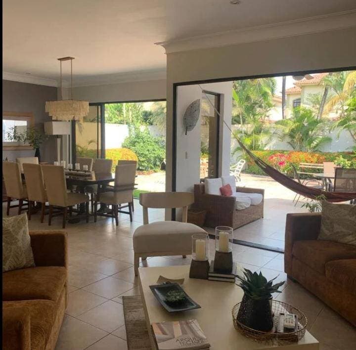 CASA DE UNA PLANTA A LA VENTA URB. TENIS — foto 9
