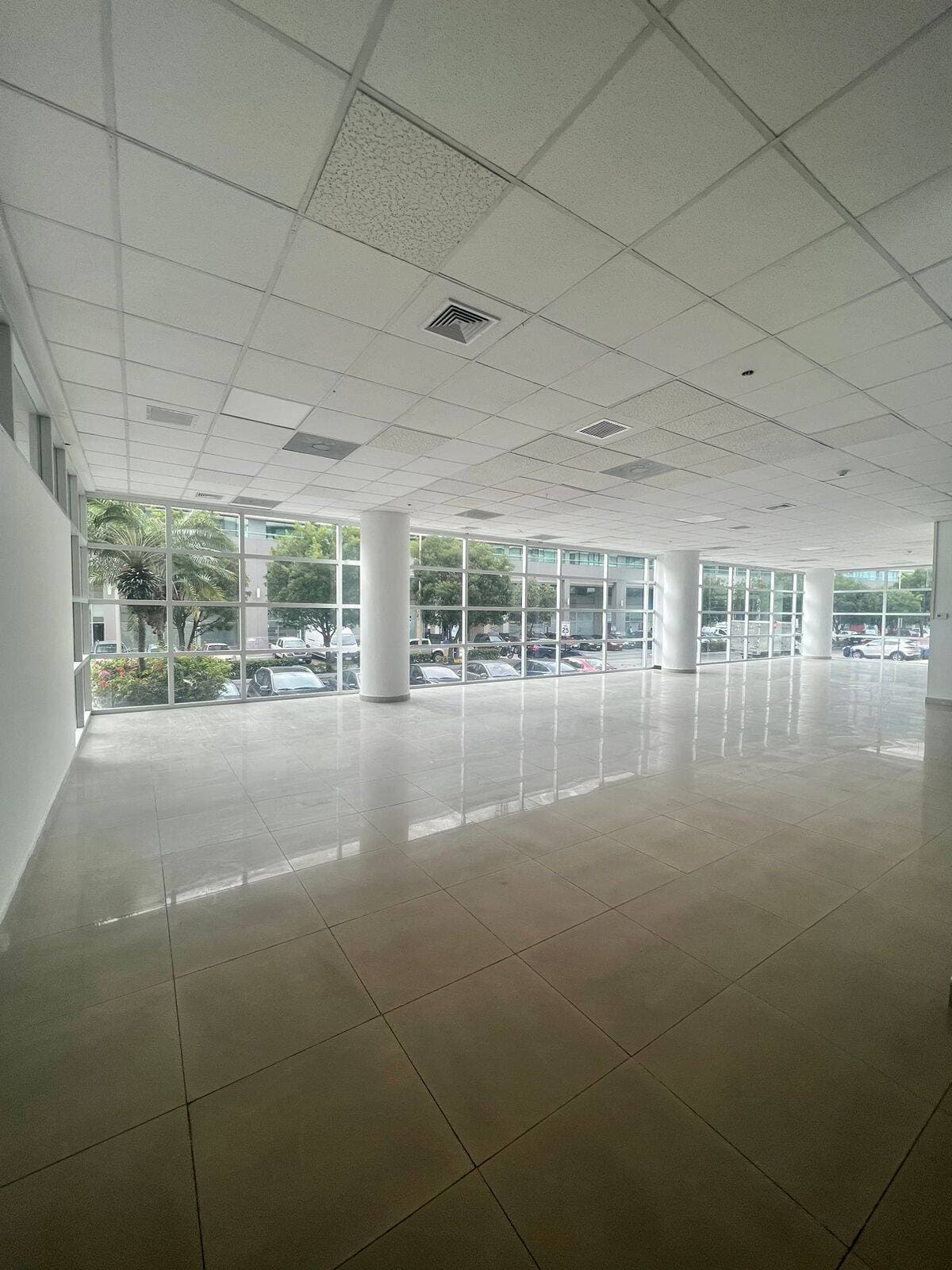 OFICINA EN ALQUILER UBICADA EN CIUDAD COLON — foto 3