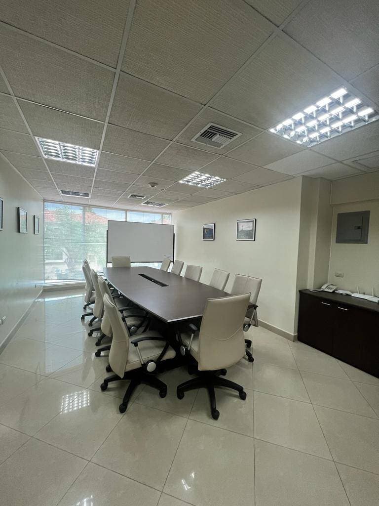 OFICINA DE ALQUILER LISTA PARA MAYO EN AV. SAMBORONDON — foto 8