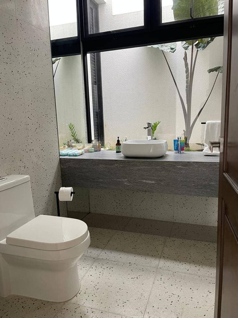 VILLA AL LAGO EXCLUSIVA EN ISLA MOCOLI A LA VENTA — foto 3