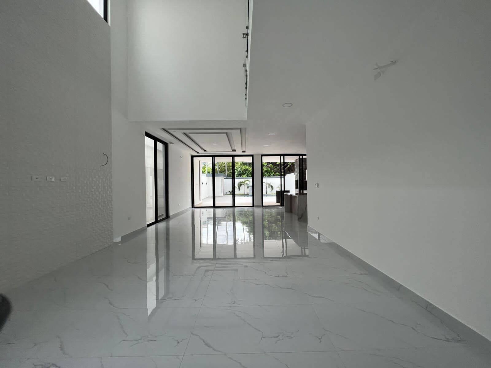 CASA DE VENTA O ALQUILER EN LA ISLA MOCOLI — foto 2