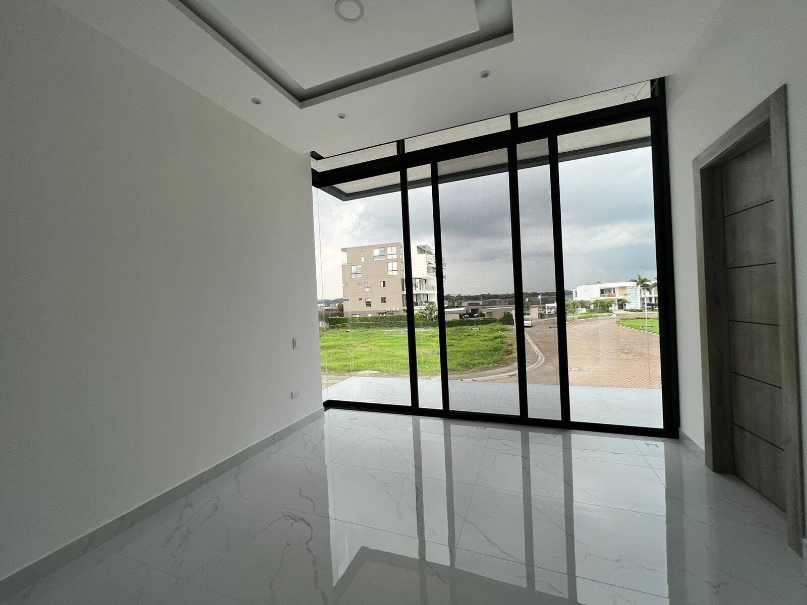 CASA DE VENTA O ALQUILER EN LA ISLA MOCOLI — foto 10