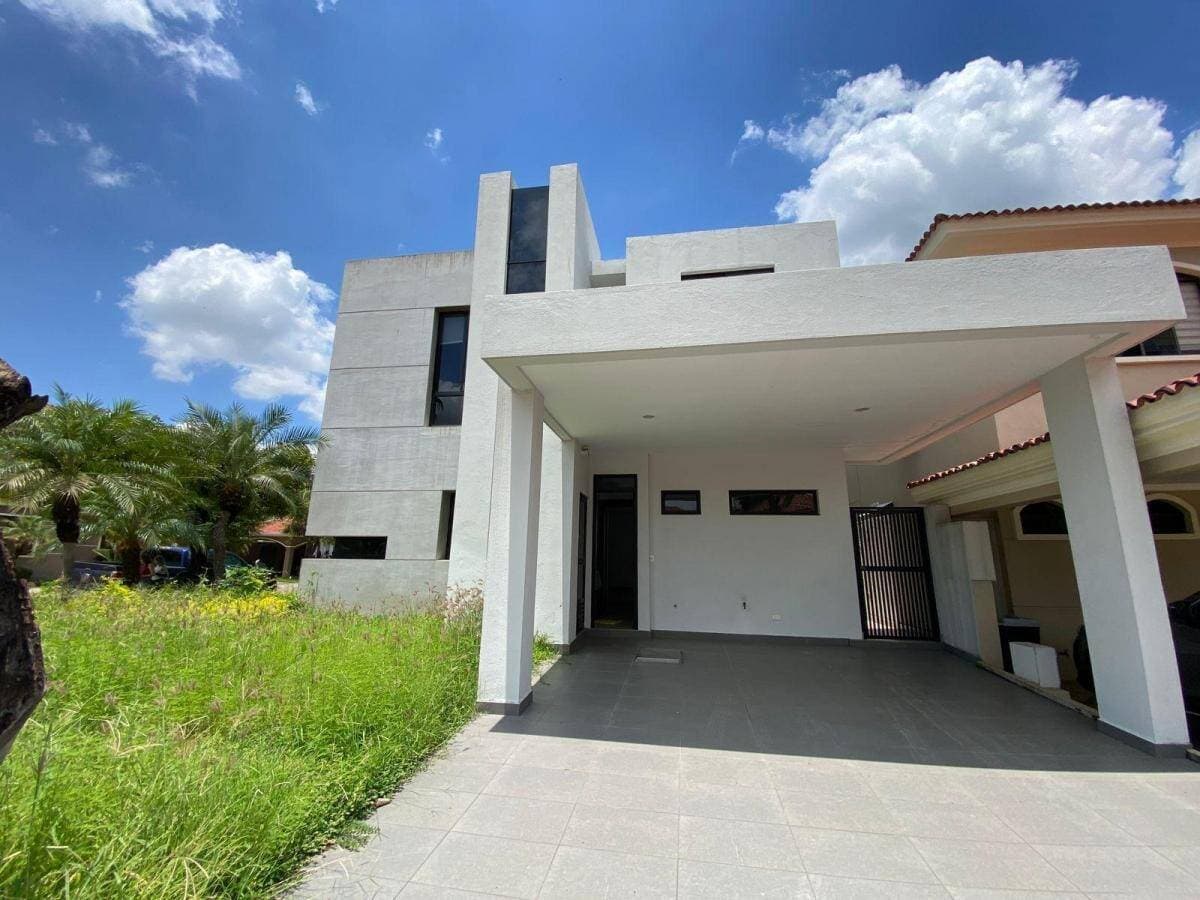 LINDA VILLA NUEVA A LA VENTA EN VISTA SOL — foto 2