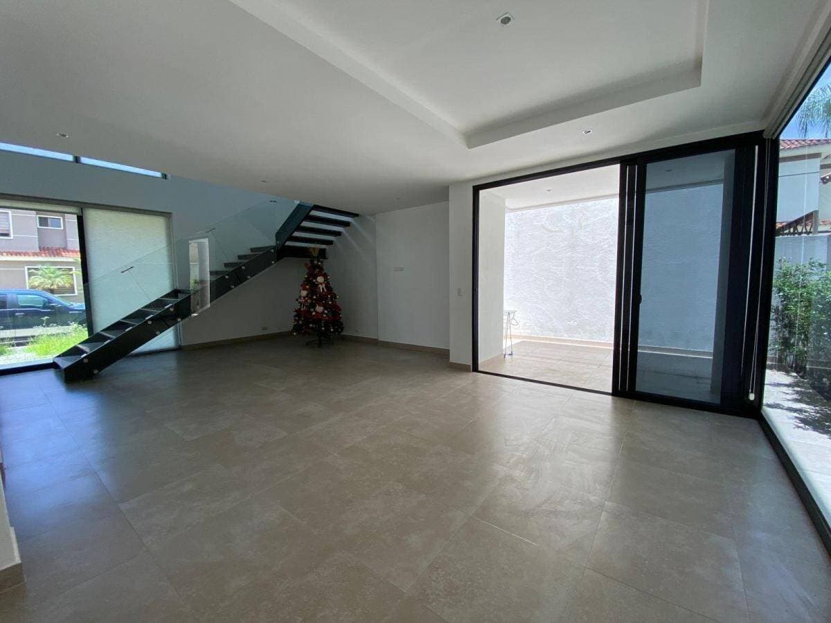 LINDA VILLA NUEVA A LA VENTA EN VISTA SOL — foto 11