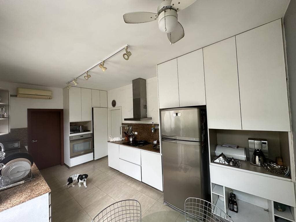 Linda Villa en La Av Samborondon en Venta — foto 1