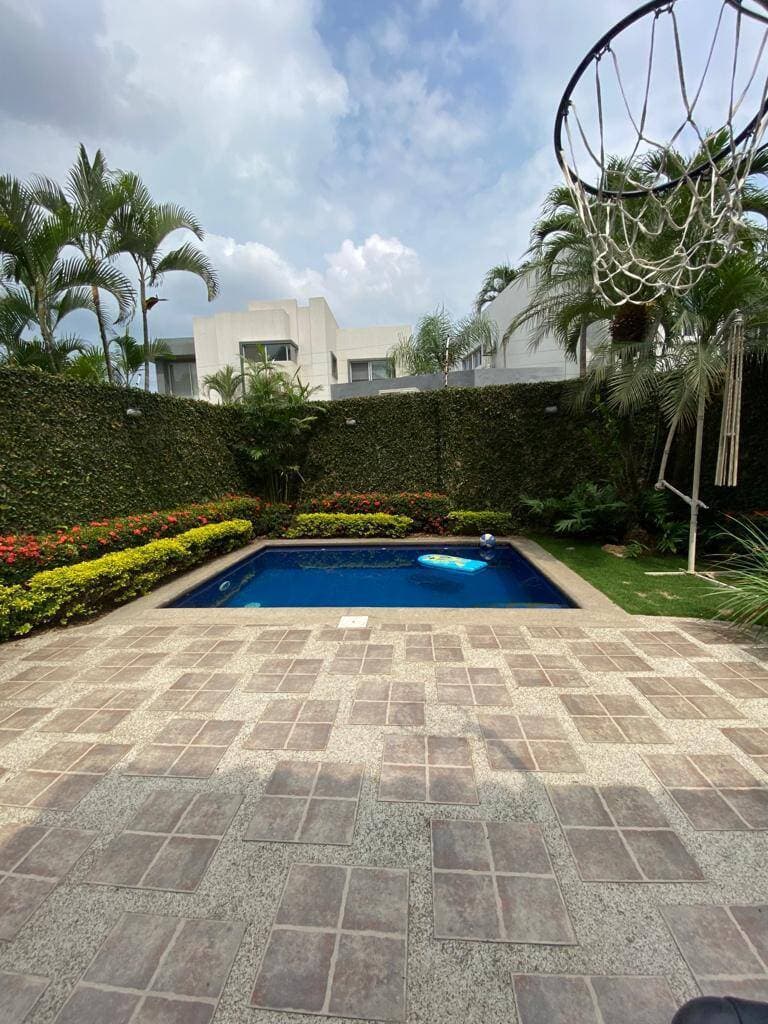 CASA BIFAMILIAR DISPONIBLE EN VENTA, AV SAMBORONDON — foto 4