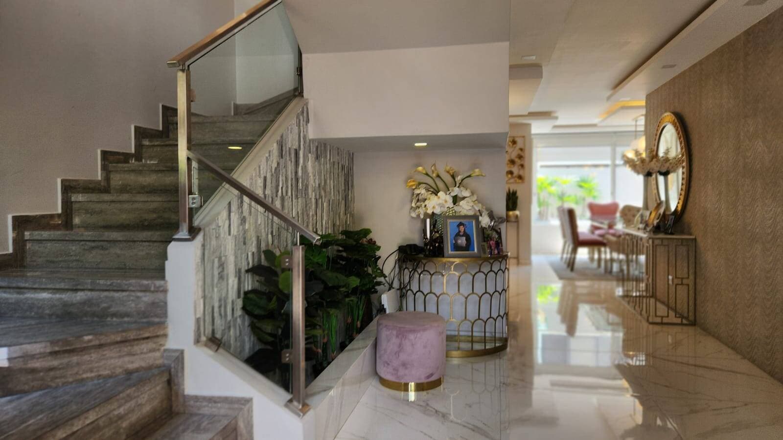 VILLA A LA VENTA EN PLAZA REAL AV. SAMBORONDON — foto 7