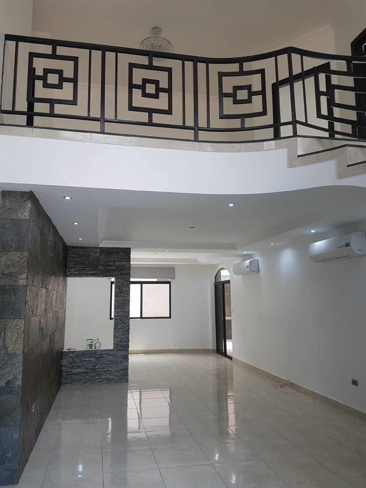 VILLA BIFAMILIAR EN ALQUILER KM 7.5 AV. SAMBORONDON — foto 7