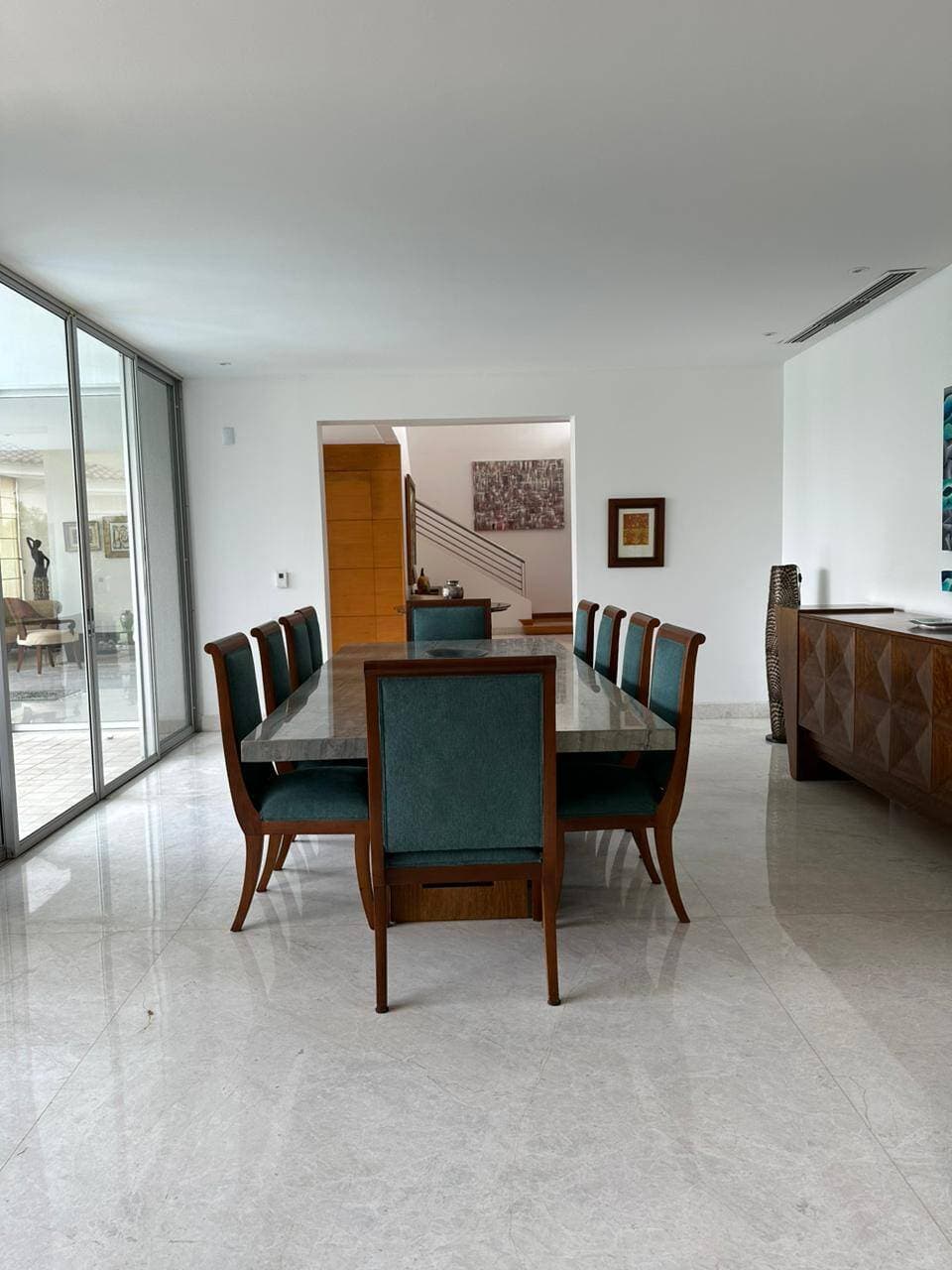 LINDA VILLA MODERNA CON VISTA AL LAGO EN VENTA — foto 7