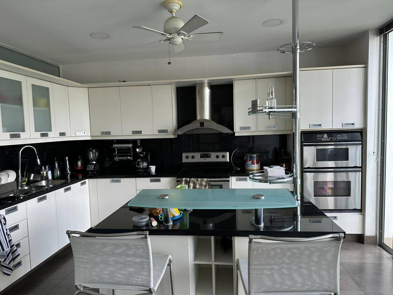 LINDA VILLA MODERNA CON VISTA AL LAGO EN VENTA — foto 6