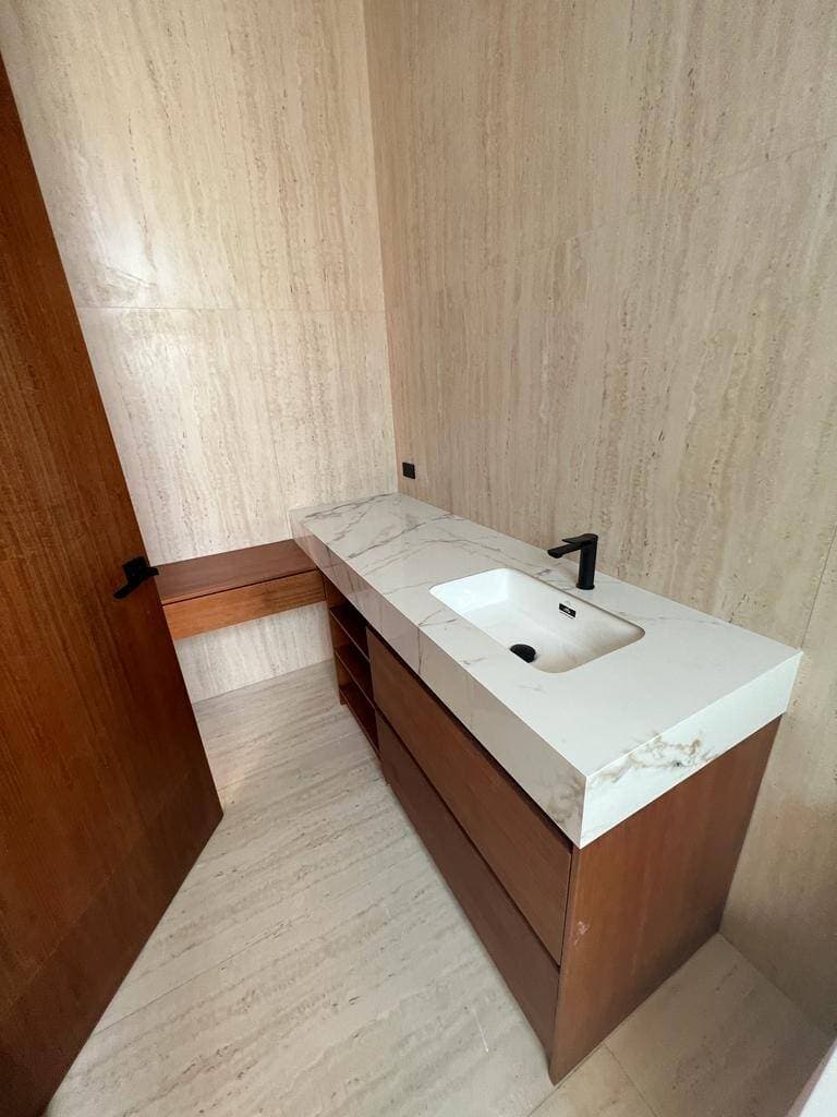 ESPECTACULAR VILLA DE ESTRENO AL LAGO VENTA O ALQUILER — foto 2