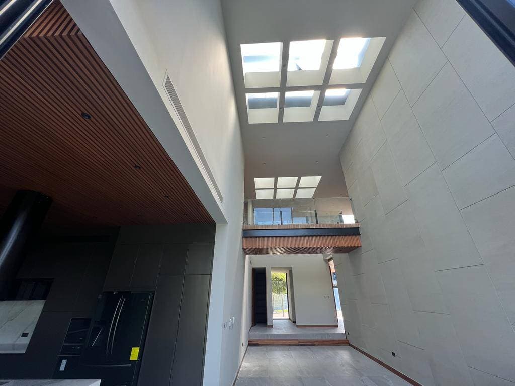 ESPECTACULAR VILLA DE ESTRENO AL LAGO VENTA O ALQUILER — foto 11
