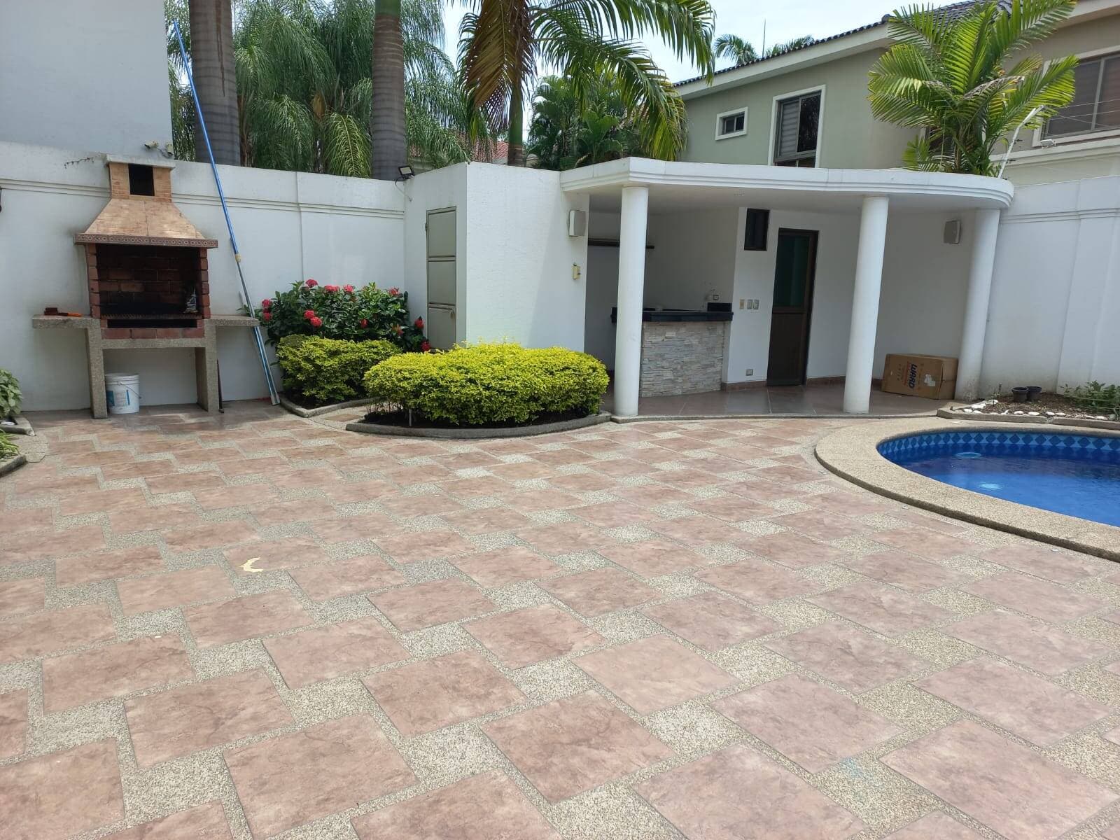 LINDA VILLA EN ALQUILER AV. SAMBORONDON — foto 8