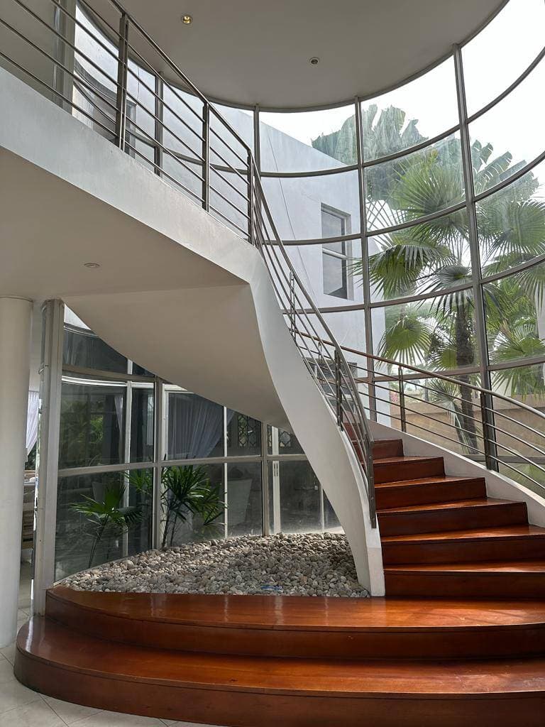 LINDA VILLA AL RIO EN VENTA O ALQUILER — foto 3