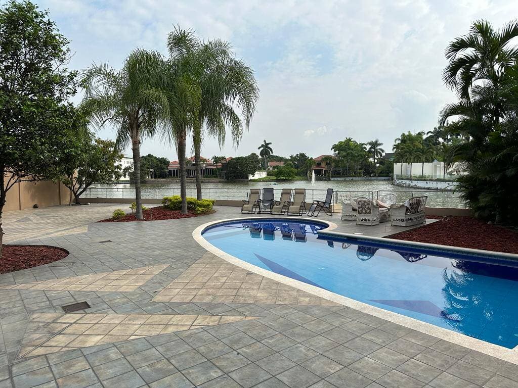 LINDA VILLA AL RIO EN VENTA O ALQUILER — foto 5