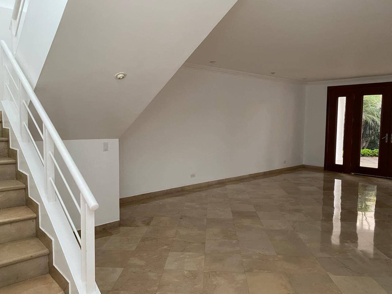 PRIMEROS KILOMETROS VILLA DE 4 DORMITORIOS MAS PISCINA — foto 10